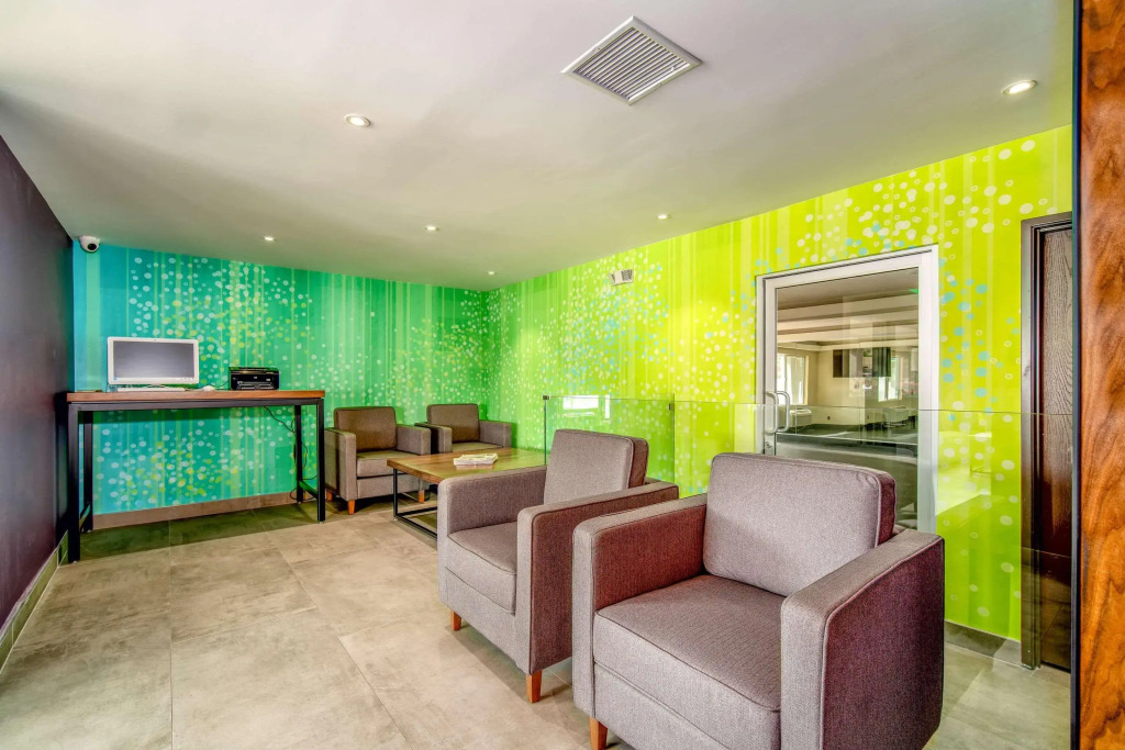 818 Hotel + Pool, an Ascend Hotel Collection Member