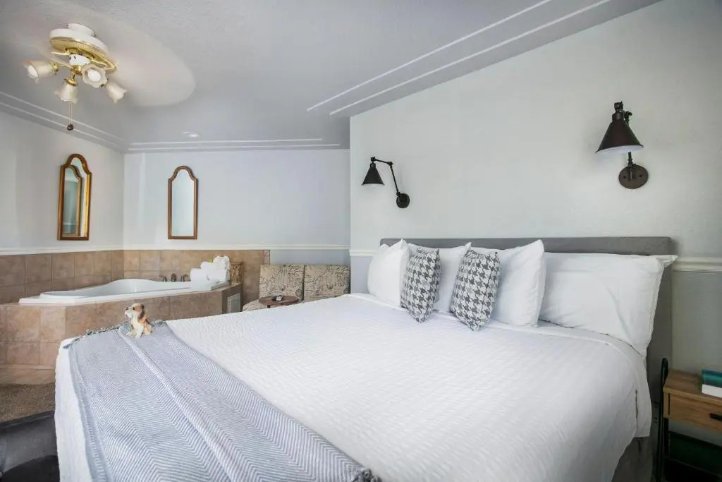 Hounds Tooth Inn