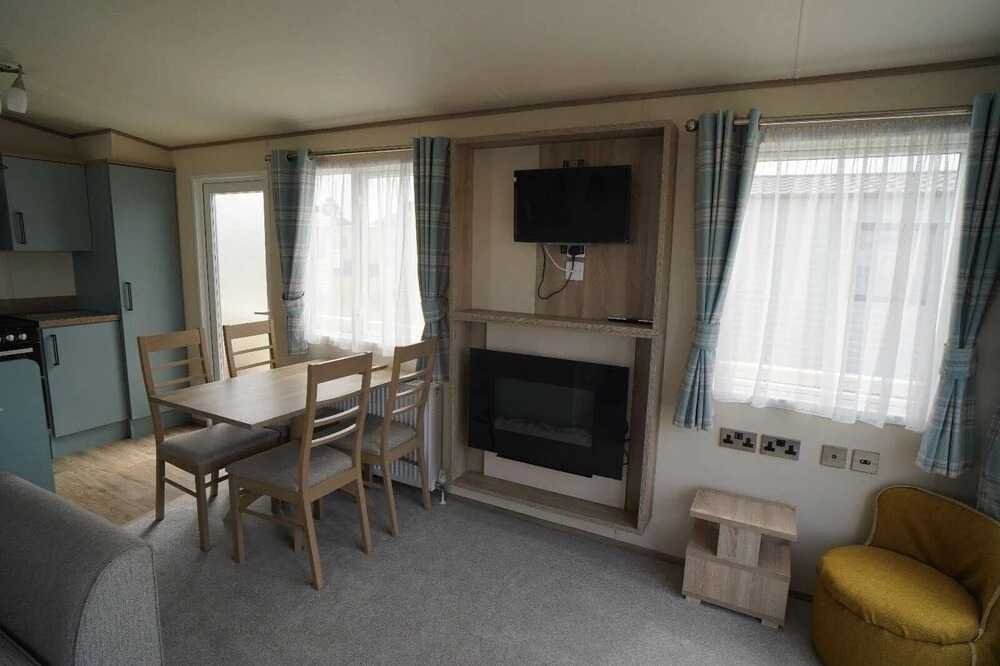 Luxury Caravan-sleeps 6- Pets Ok-site Pool