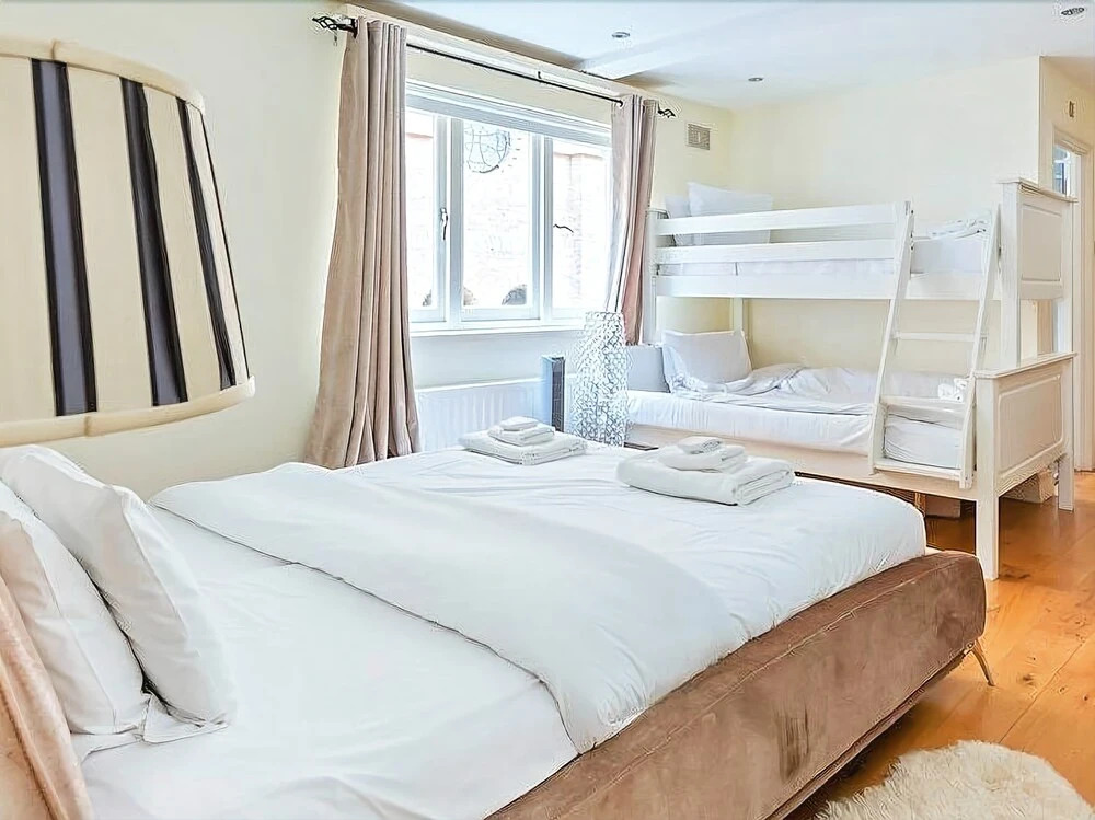 BG Private Townhouse 2 Bed 2 Bath