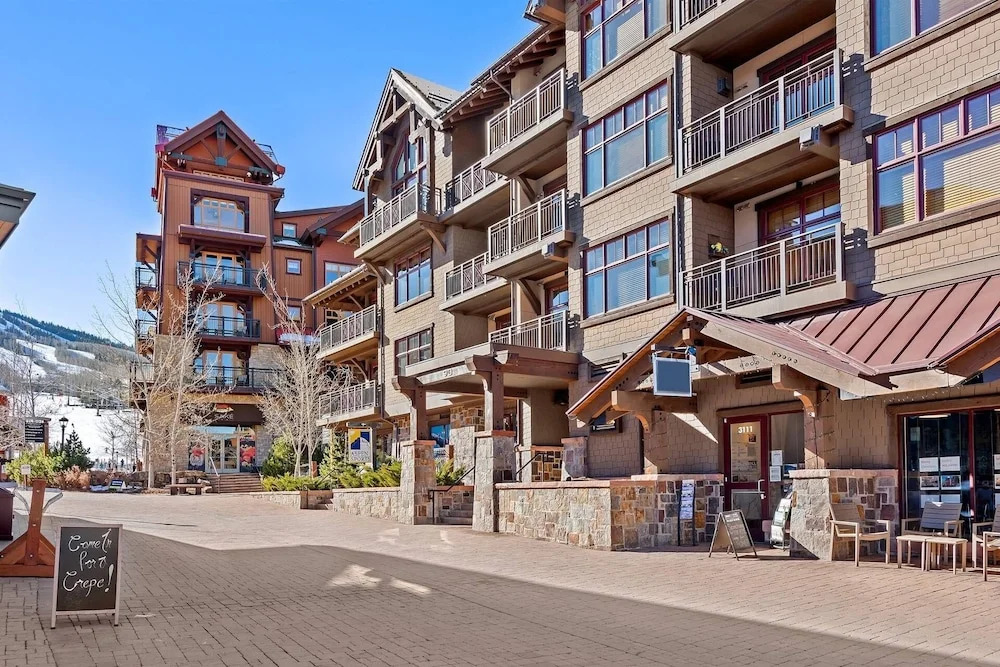 Capitol Peak Lodge by iTrip Aspen Snowmass