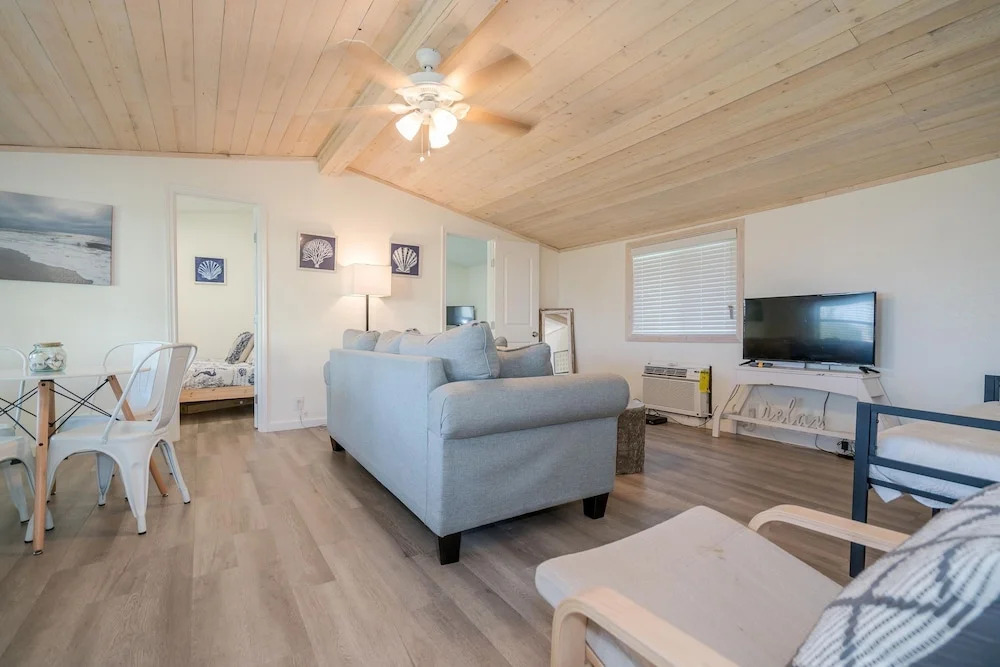 Cast A Waves 2 Bedroom Home