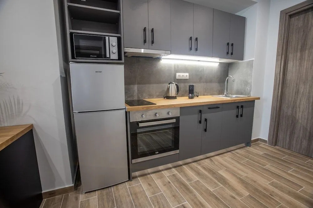 Raise Averof Serviced Apartments