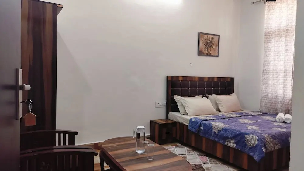 Baikunth Home Stays