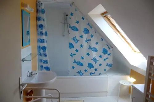 House Maison mitoyenne de 3 chambres, avec jardin située à proximité de la plage
