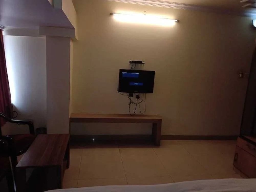 OYO 2289 Hotel Radha Palace