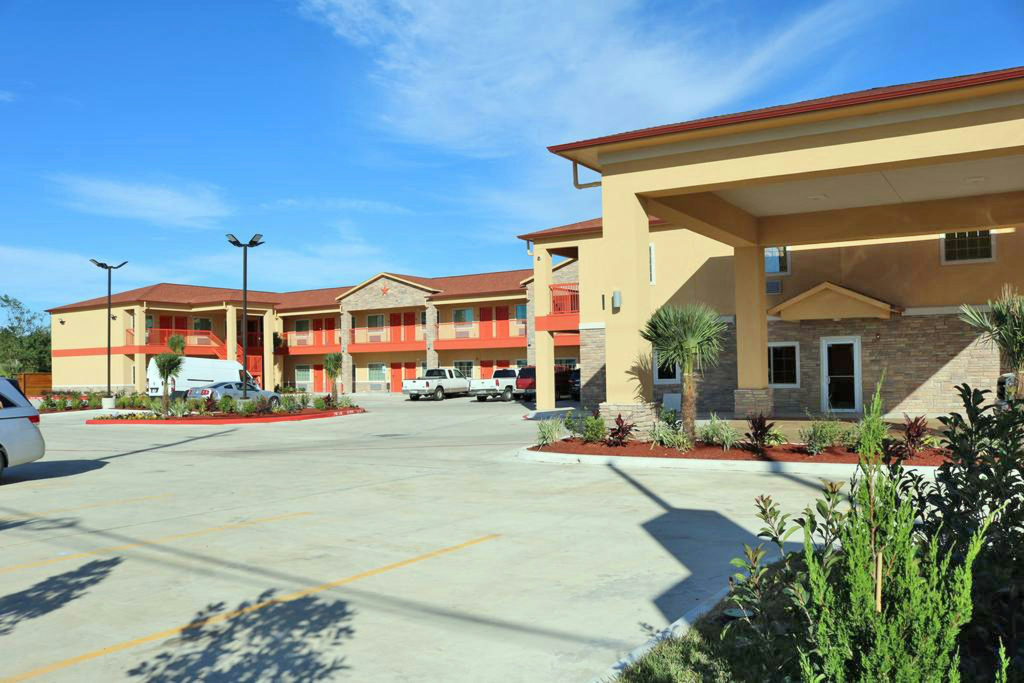 Scottish Inn & Suites - IAH Airport