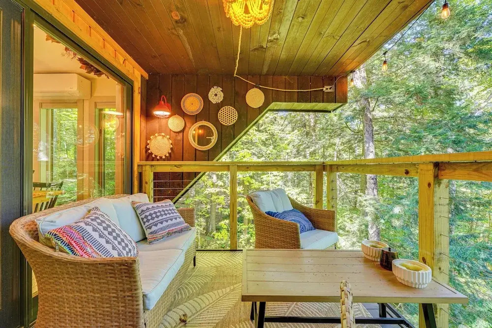 Vermont Mountain Retreat: The Antler House