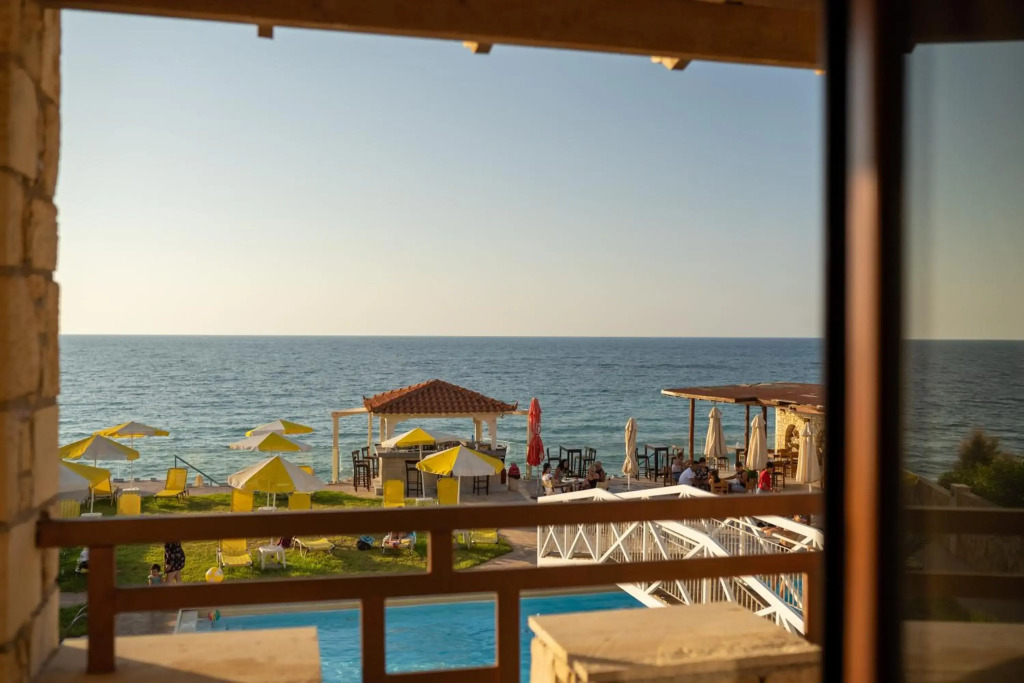 Ekavi Hotel