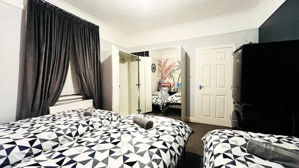 Luxury Entire Holiday Apartment - Self Checkin & Checkout