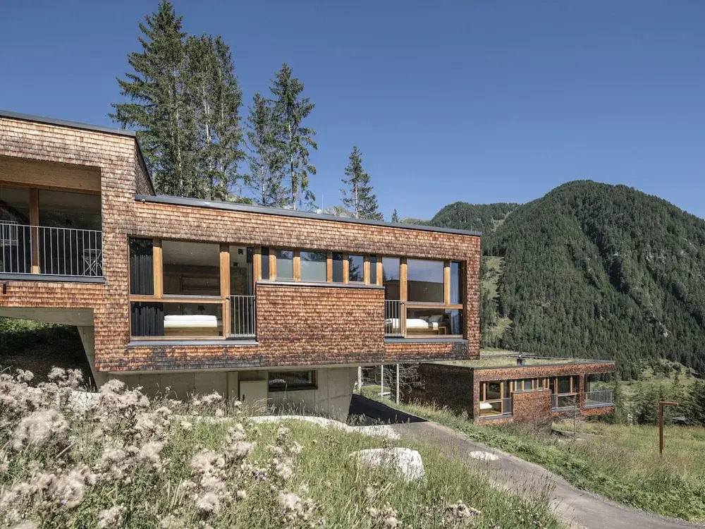 Chalet Resort Near Lake