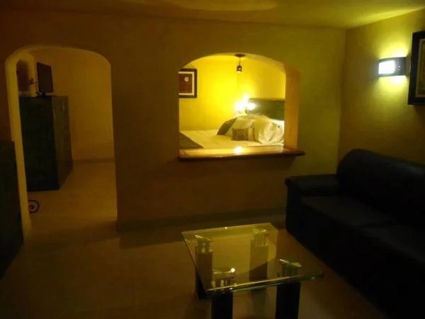 El Hotelito