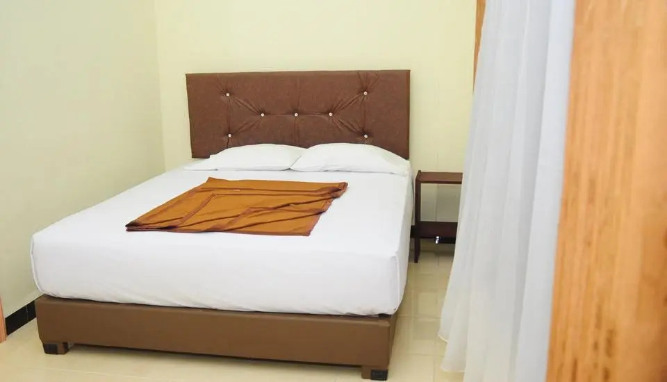 Dena Hotel