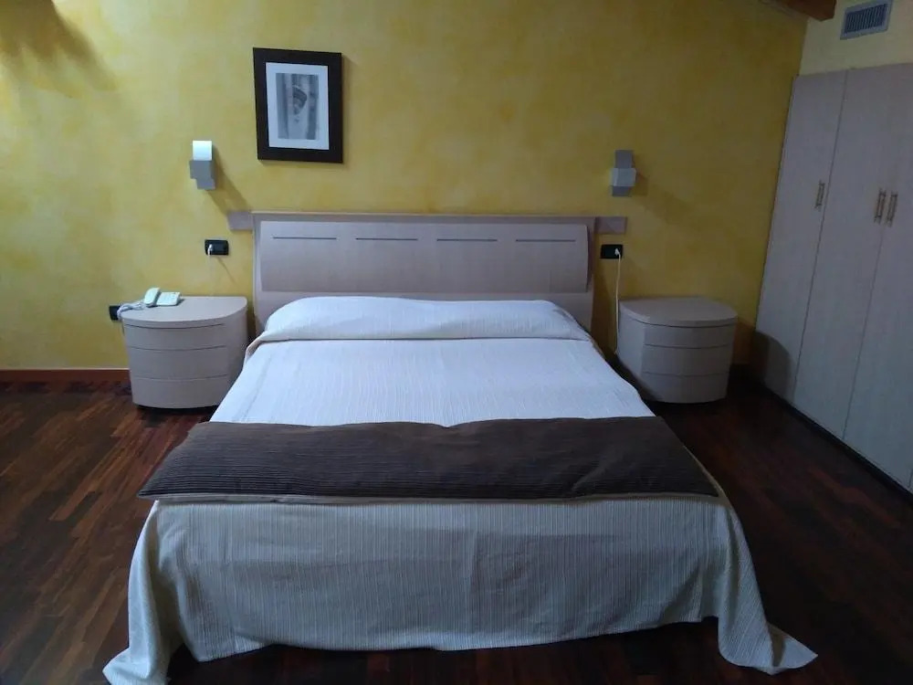 Hotel Fontana Santa