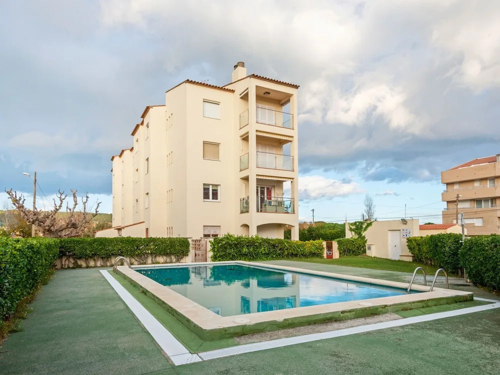 Picturesque Holiday Home in L'estartit With Swimming Pool