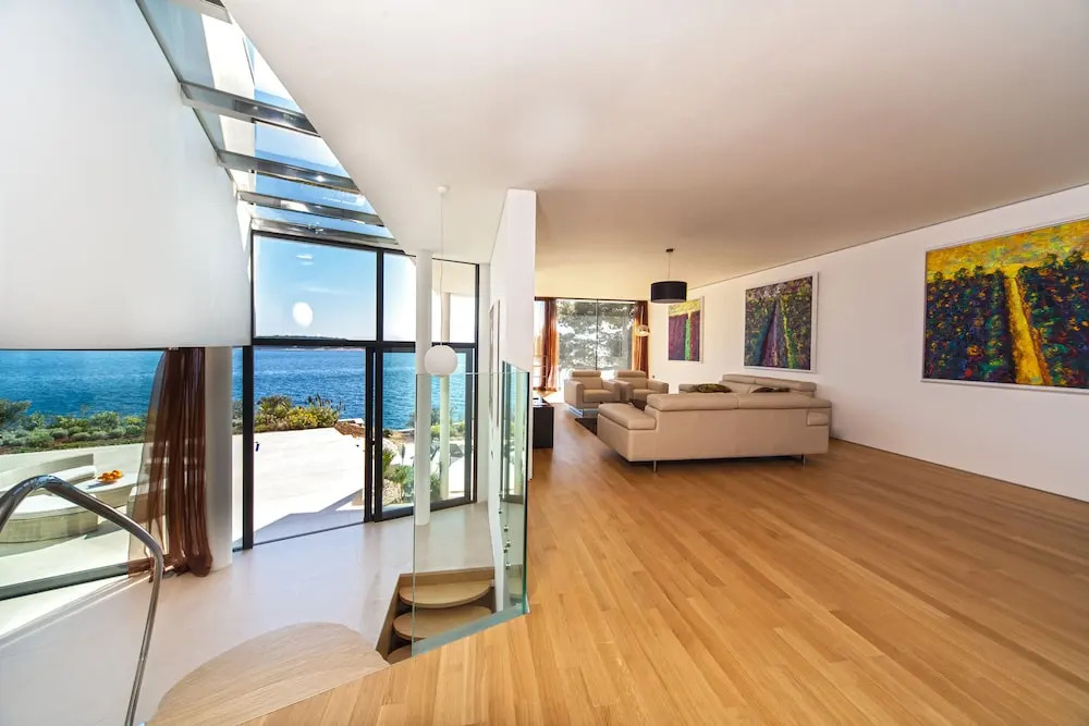 Golden Rays Luxury Villas & Apartments