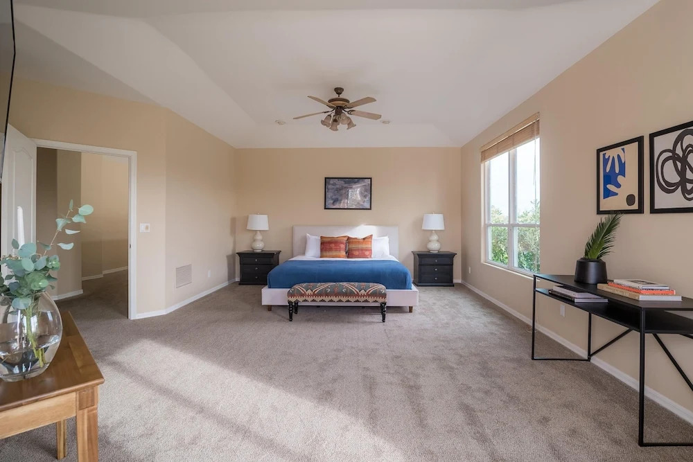 Sandstone by AvantStay Spacious Desert Oasis w Pool BBall Crt Movie Room