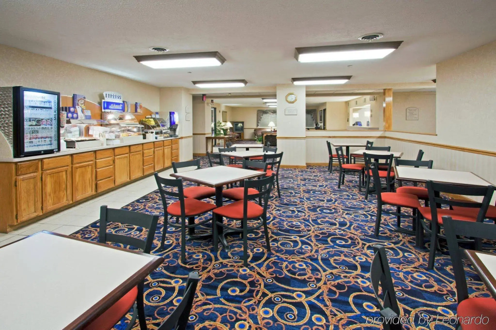 Holiday Inn Express Auburn - Touring Drive
