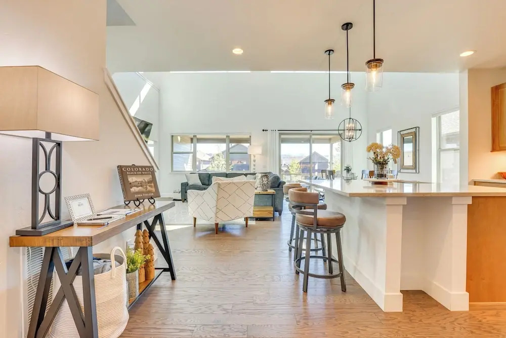 Furnished Deck & Hot Tub: Chic Granby Home!