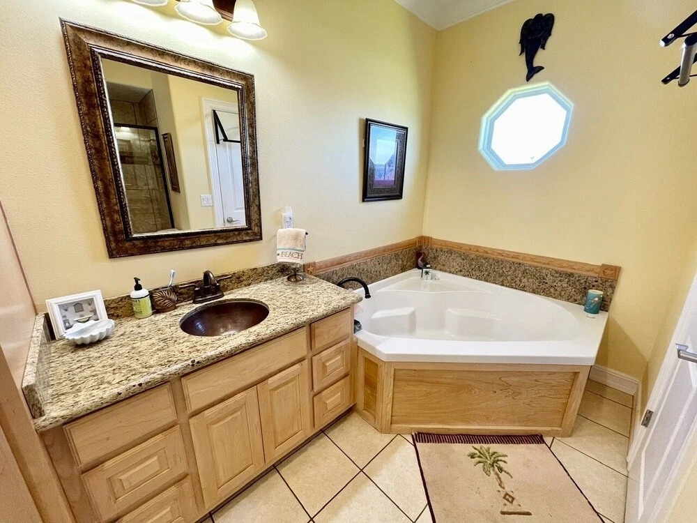 Crazy Cajun 2 Bedroom Home