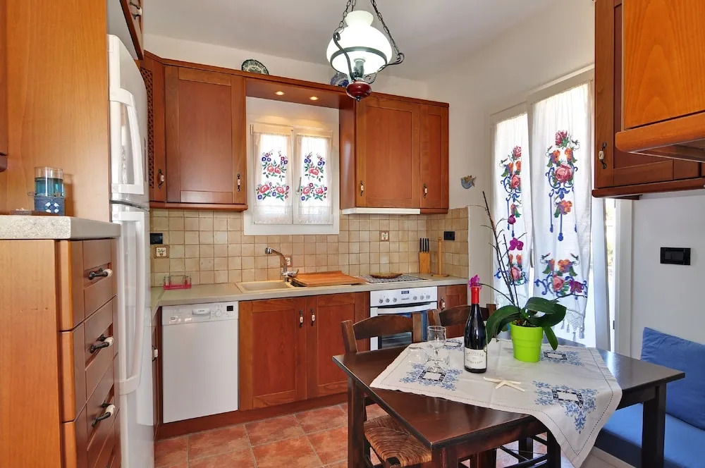 Akitos Maisonette