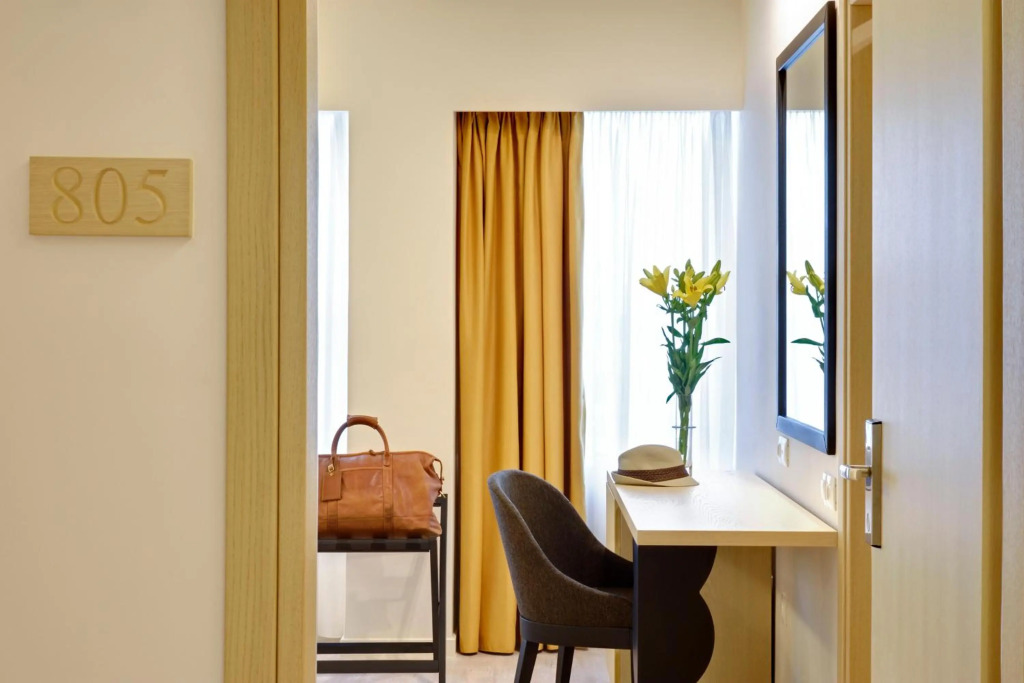 Athens Avenue Hotel