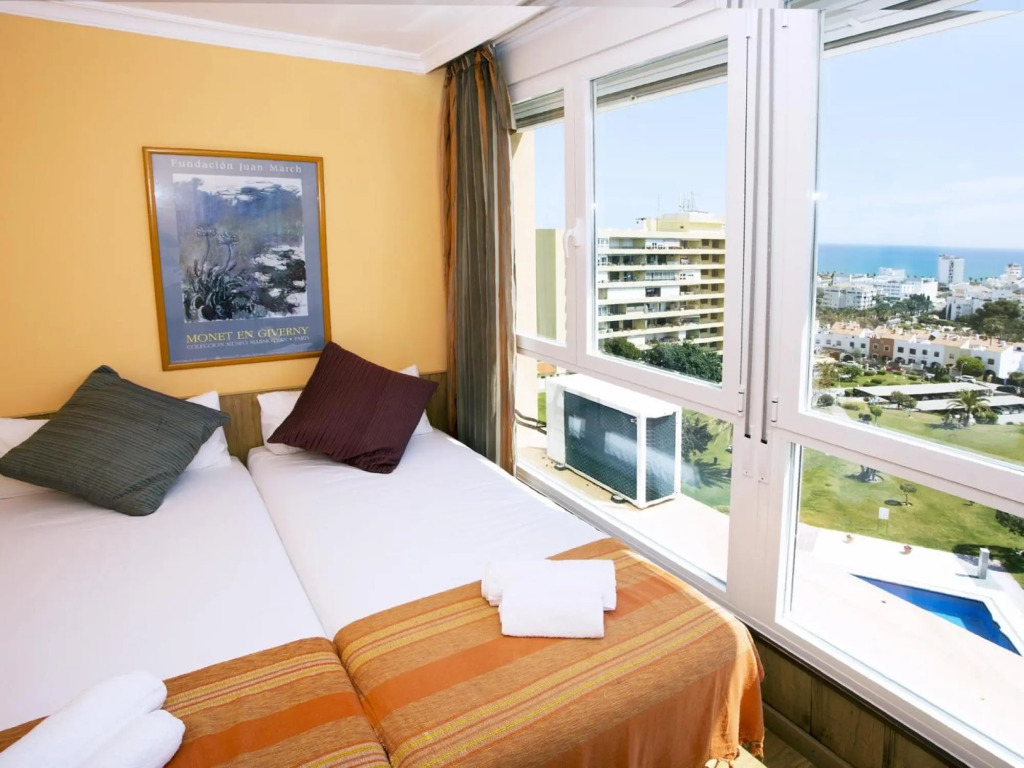 Amazing Sea Views & Comfortable Pool