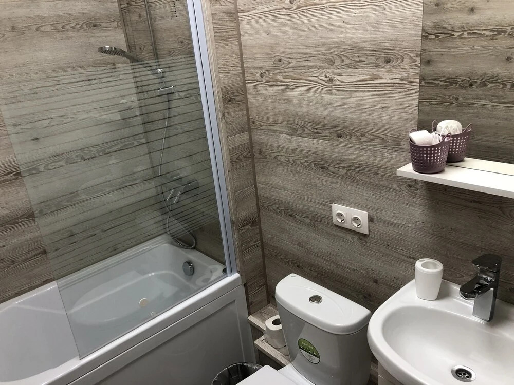 L-hotel
