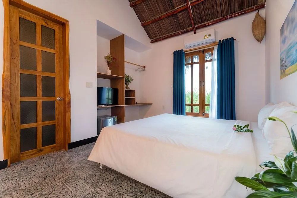 La Belle An Bang Seaside Hideaway