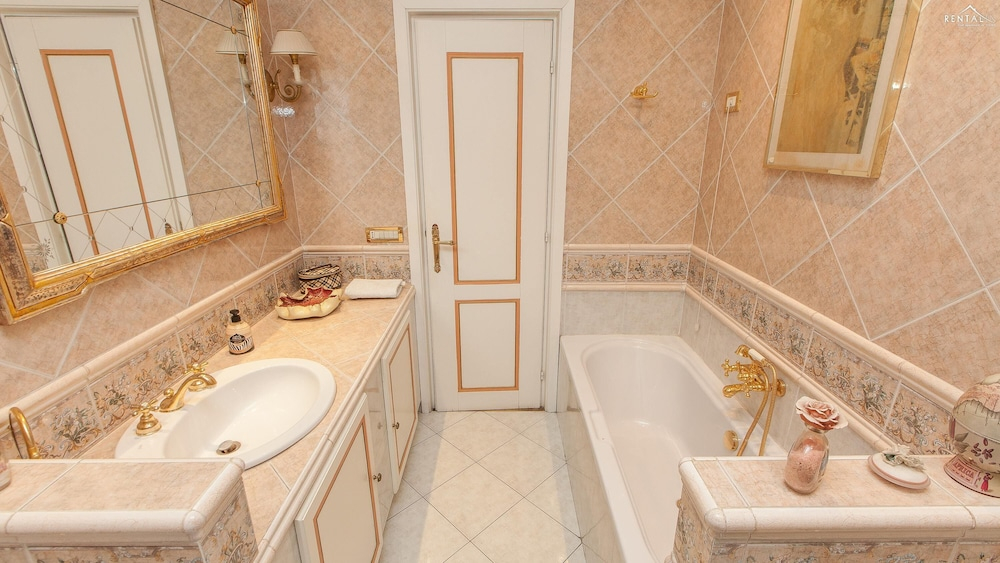 Rental in Rome Aurelia Montana Luxury Apartment