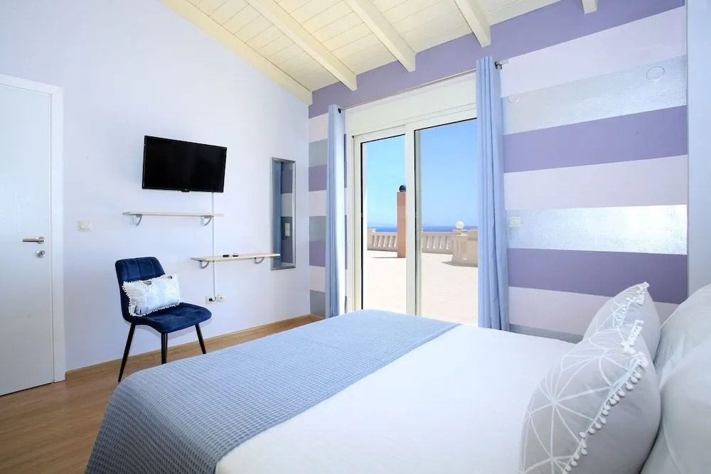 Villa Diktynna Embrace the Endless Blue