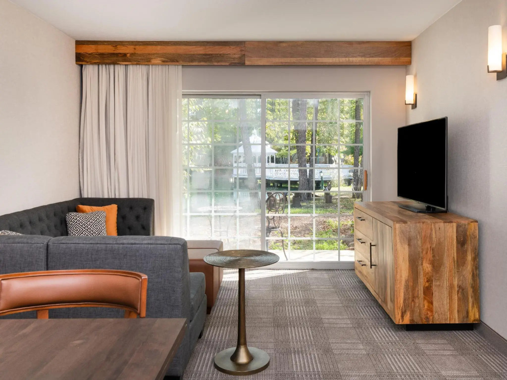 Cherry Valley Hotel