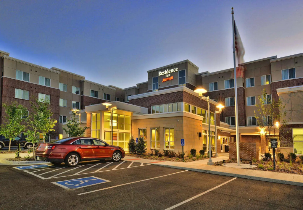 Courtyard by Marriott Omaha Aksarben Village