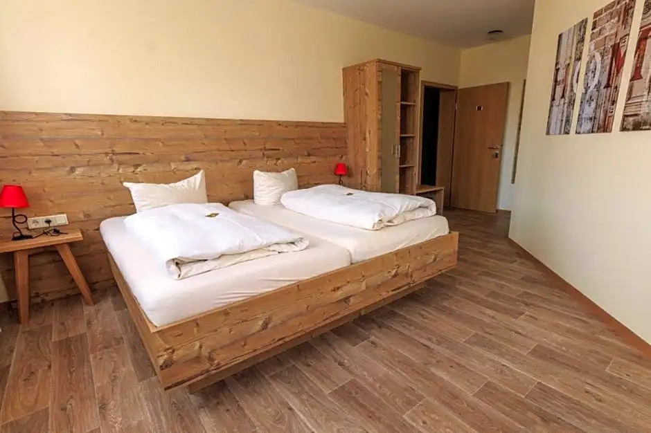 Landhotel Gary