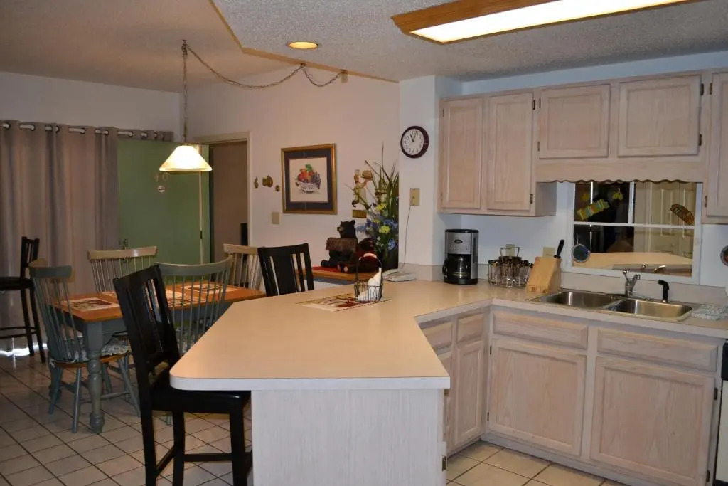 River Place Condos 410 3BD