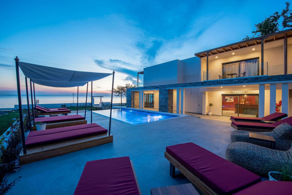 Amyntas Seafront Hotel
