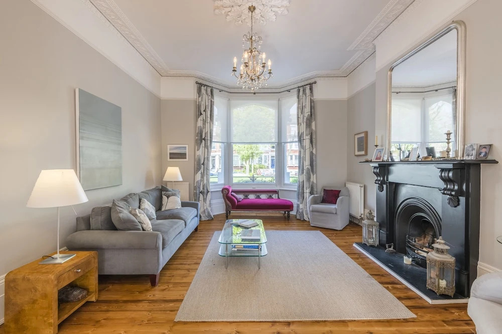 Luxurious Highbury Mansion with Beautiful Garden