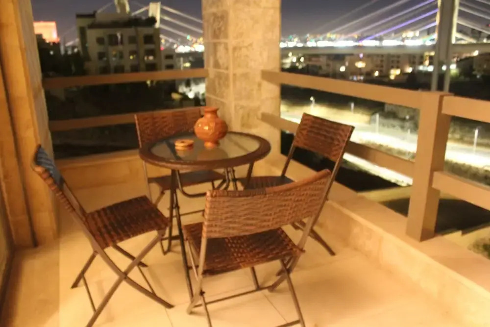 Elegant Modern & Style Hillview Balcony