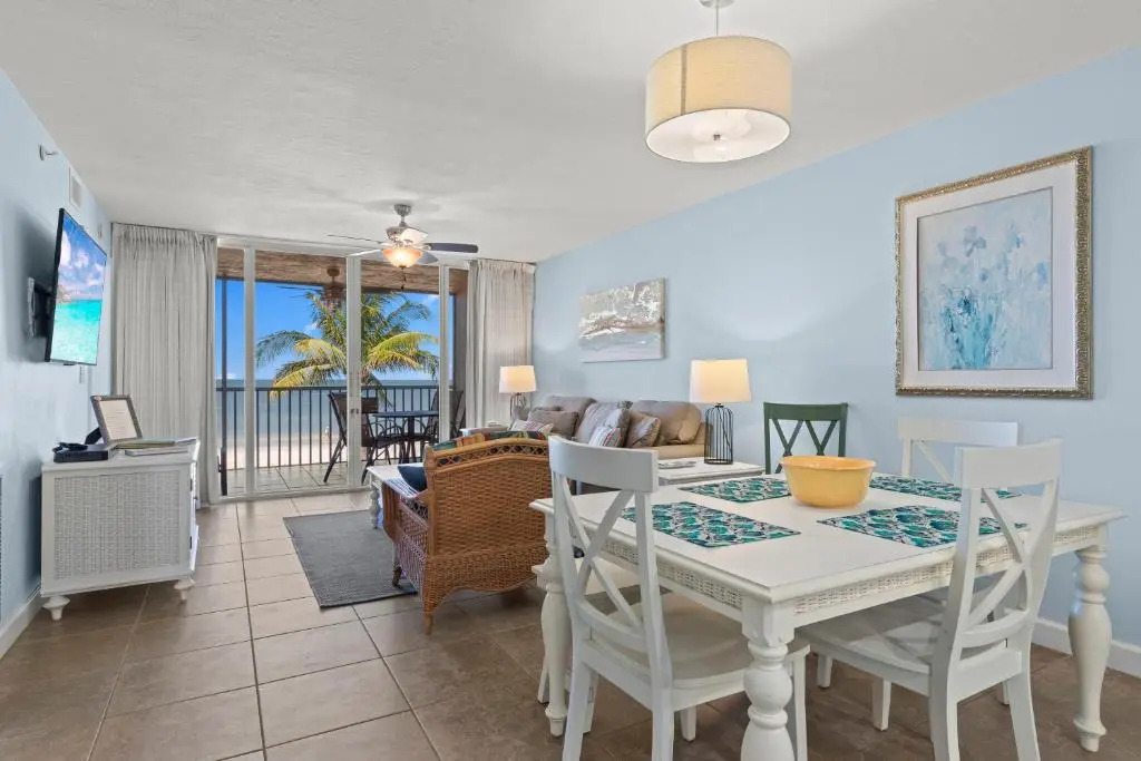 Estero Island Beach Villas 203, 2 BR, Gulf Front, Heated Pool, Sleeps 8