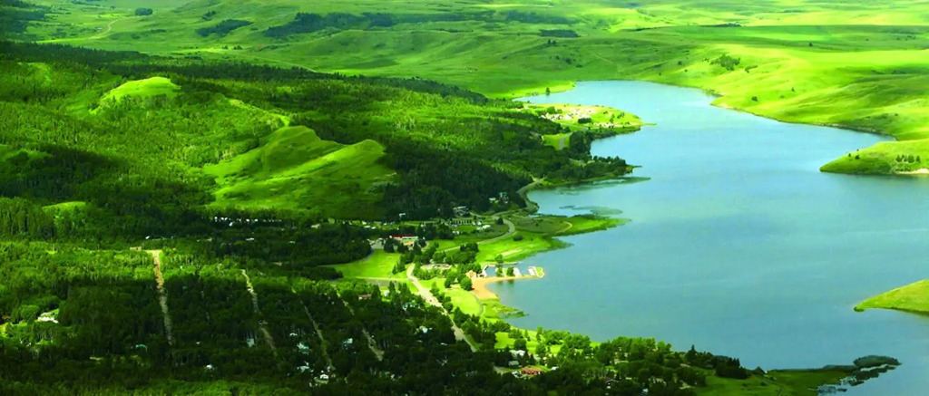 Elkwater Lake Lodge and Resort