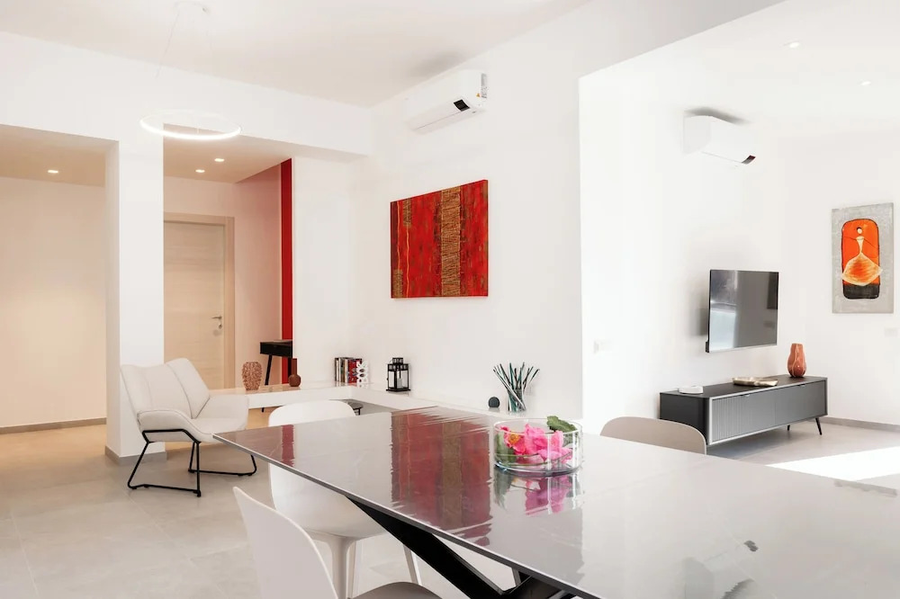 Domus Solis in Rome With 2 Bedrooms and 2 Bathrooms