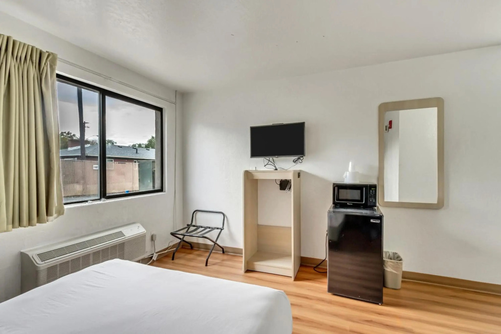 Motel 6 Ogden, UT- Downtown