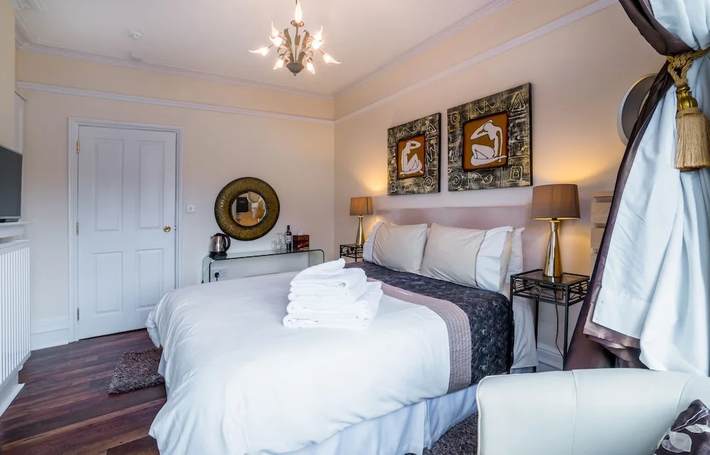 Westwood Guest House - Room Only