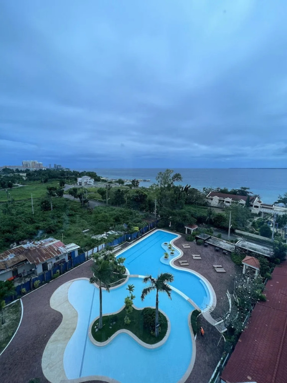 Spacious Oceanview Corner Suite Brand New