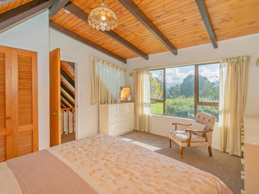 Sea Breeze Sanctuary - Pauanui Holiday Home