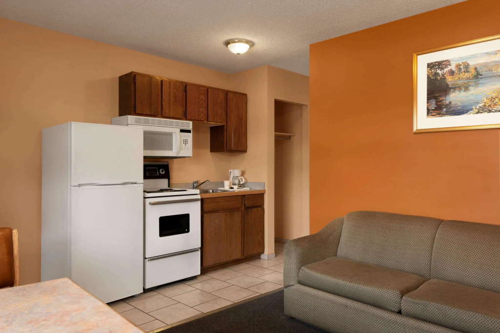 Travelodge by Wyndham Quesnel BC