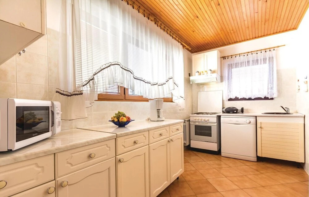 Amazing Home in Sisan With Wifi and 3 Bedrooms