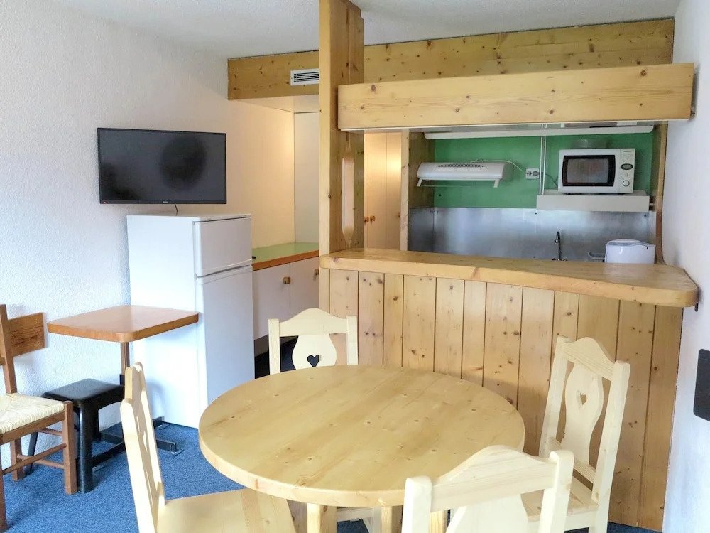 Studio In Bourg Saint Maurice With Wonderful Mountain View Balcony And Wifi 50 M From The Slopes