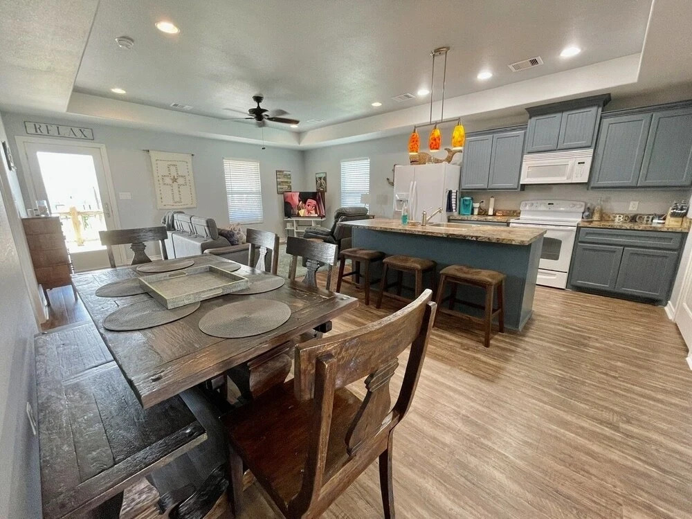 Mimosa Manor 3 Bedroom Home by Redawning