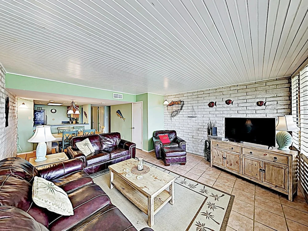 New Listing! Coastal-chic - Pool & Balconies 3 Bedroom Condo